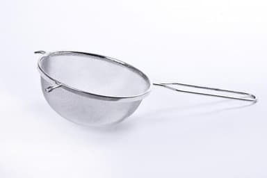 Makro 48018 – cedník