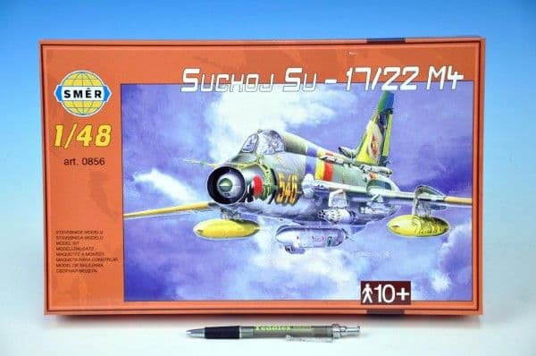 Směr plastikový model letadla ke slepení Suchoj SU-17-22 M4 slepovací stavebnice letadlo 1:48